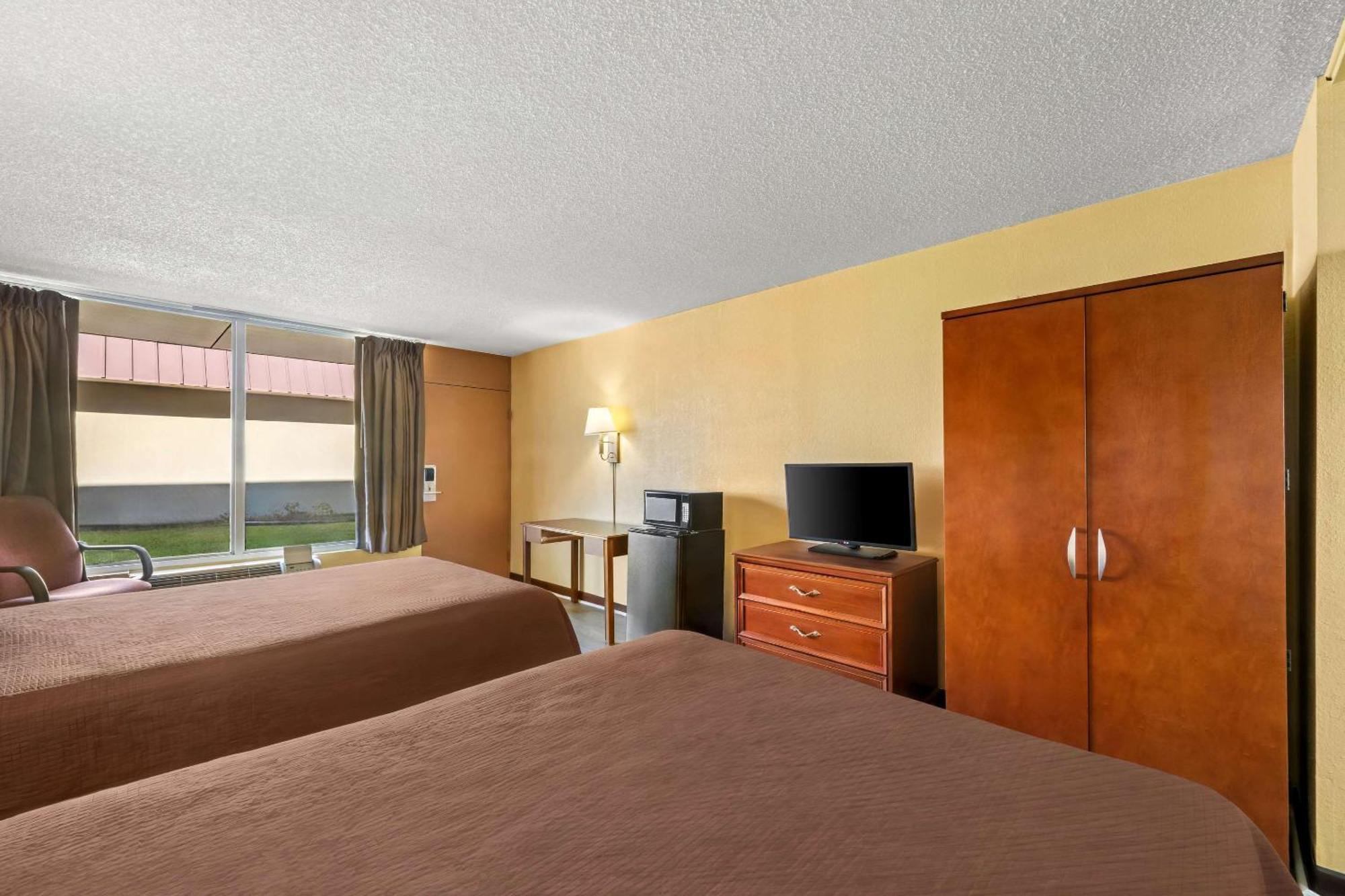 Rodeway Inn Монро Экстерьер фото