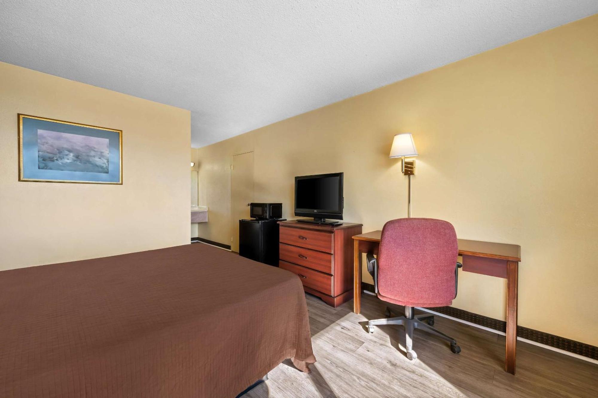 Rodeway Inn Монро Экстерьер фото