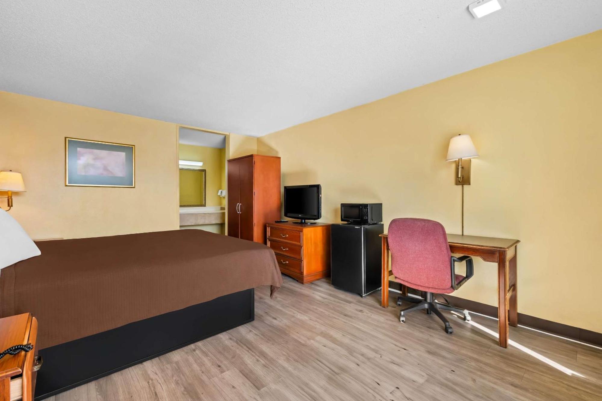 Rodeway Inn Монро Экстерьер фото