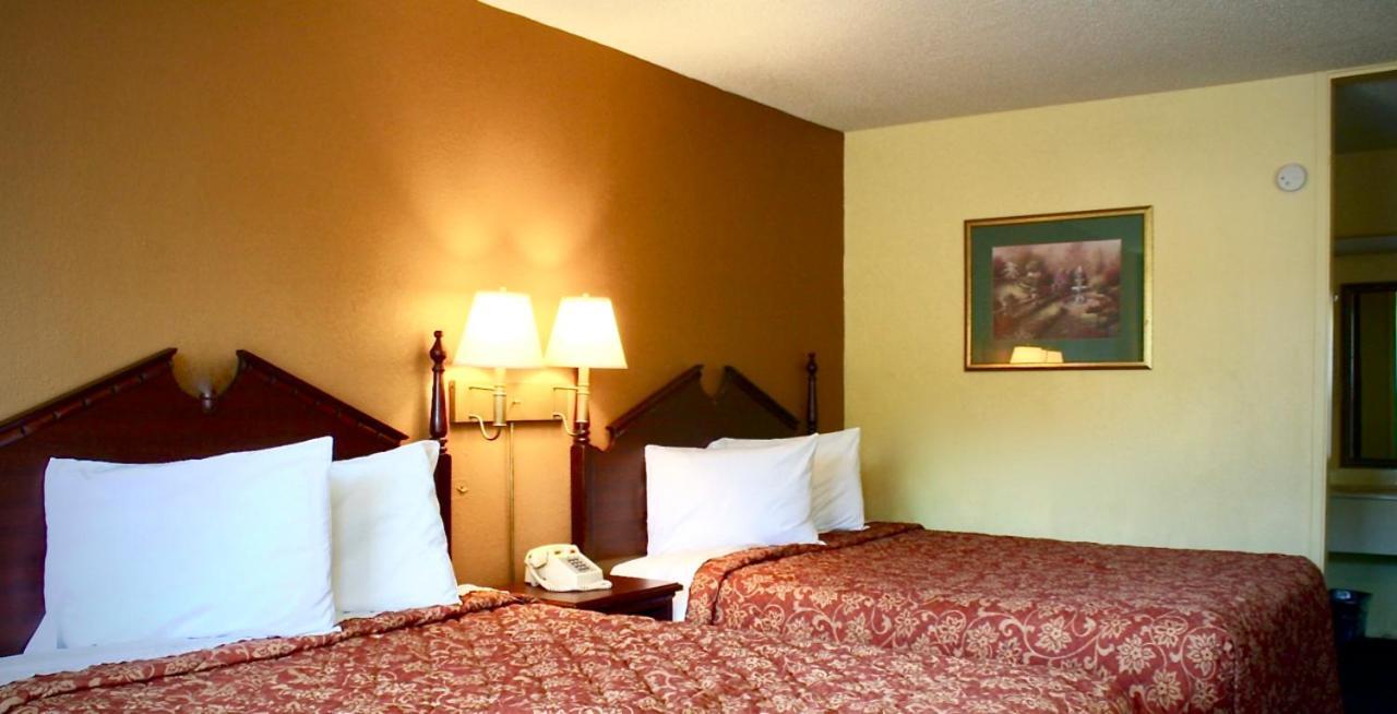 Rodeway Inn Монро Экстерьер фото